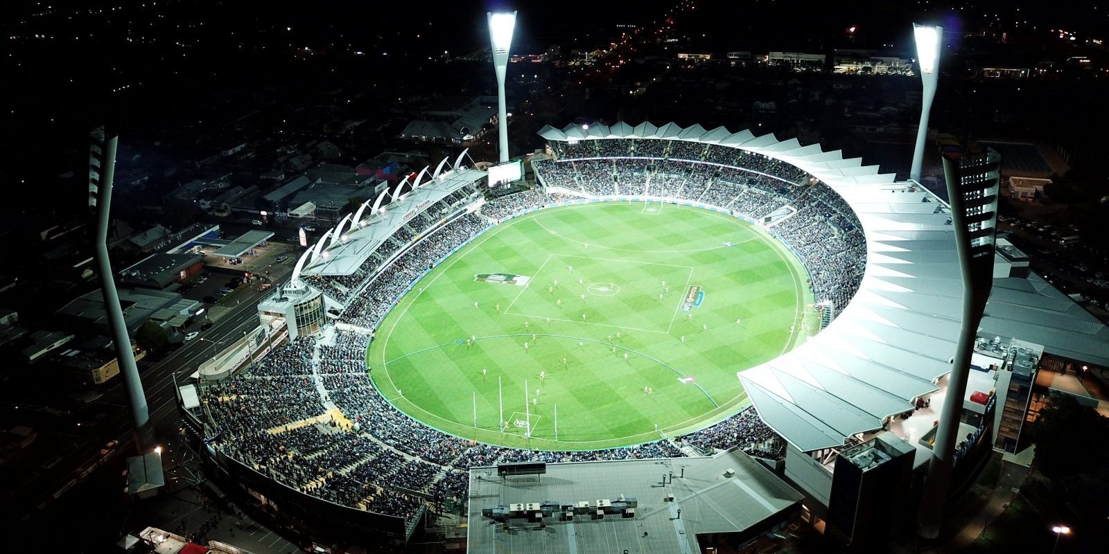 daniel-anthony-UxektwAqMVw-unsplash