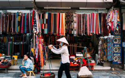 hanoi-person-carrying-goods-at-market